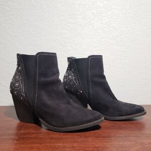 Black Ankle Boots With A Small Heel